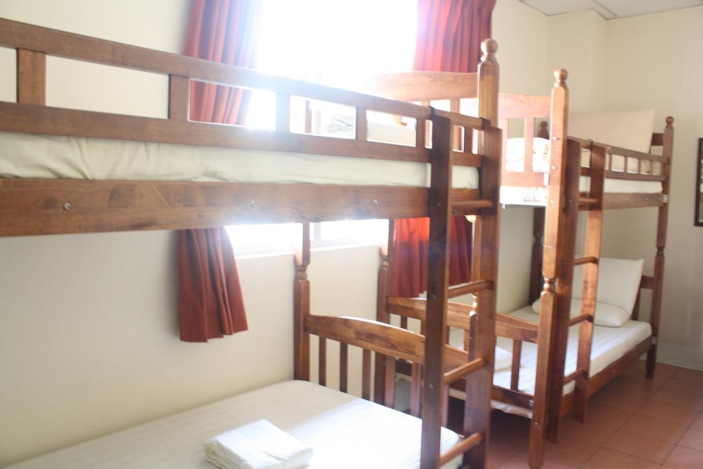 Sensi Backpackers Hostel Kota Kinabalu Rom bilde