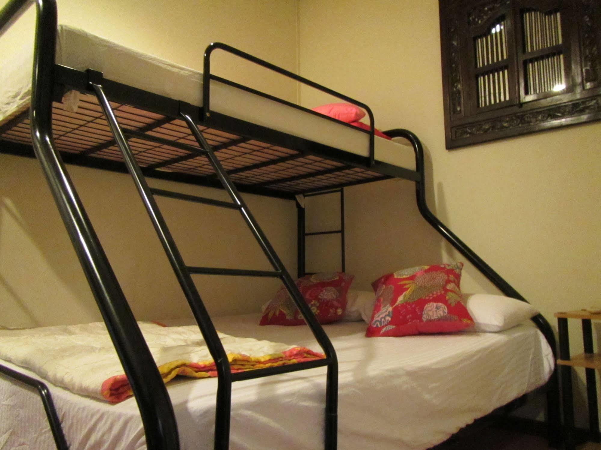 Sensi Backpackers Hostel Kota Kinabalu Eksteriør bilde